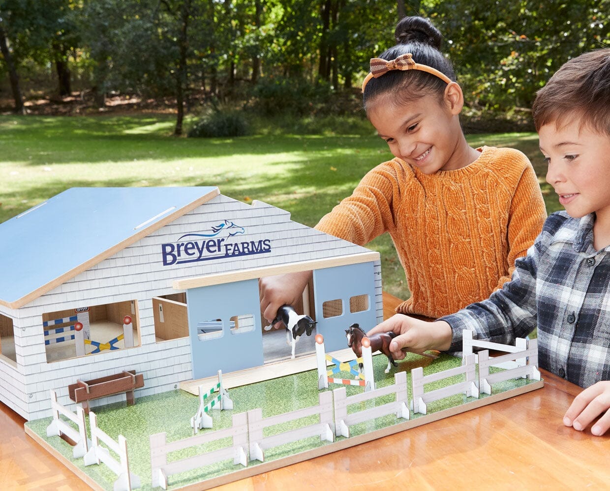Breyer Farms™ Deluxe Arena Stable | Retired
