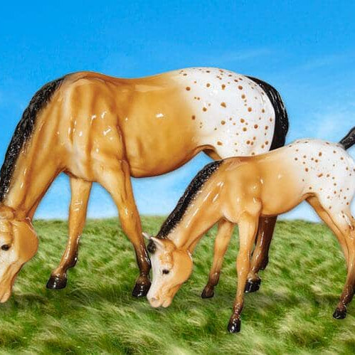 Clara & Mae | 2018 Vintage Club