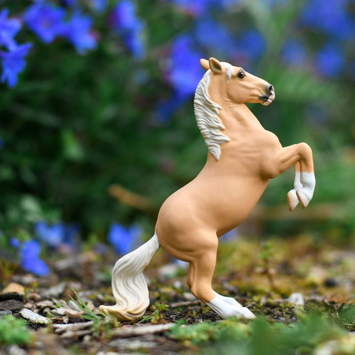 Painting Golden Palominos: Video Tutorial