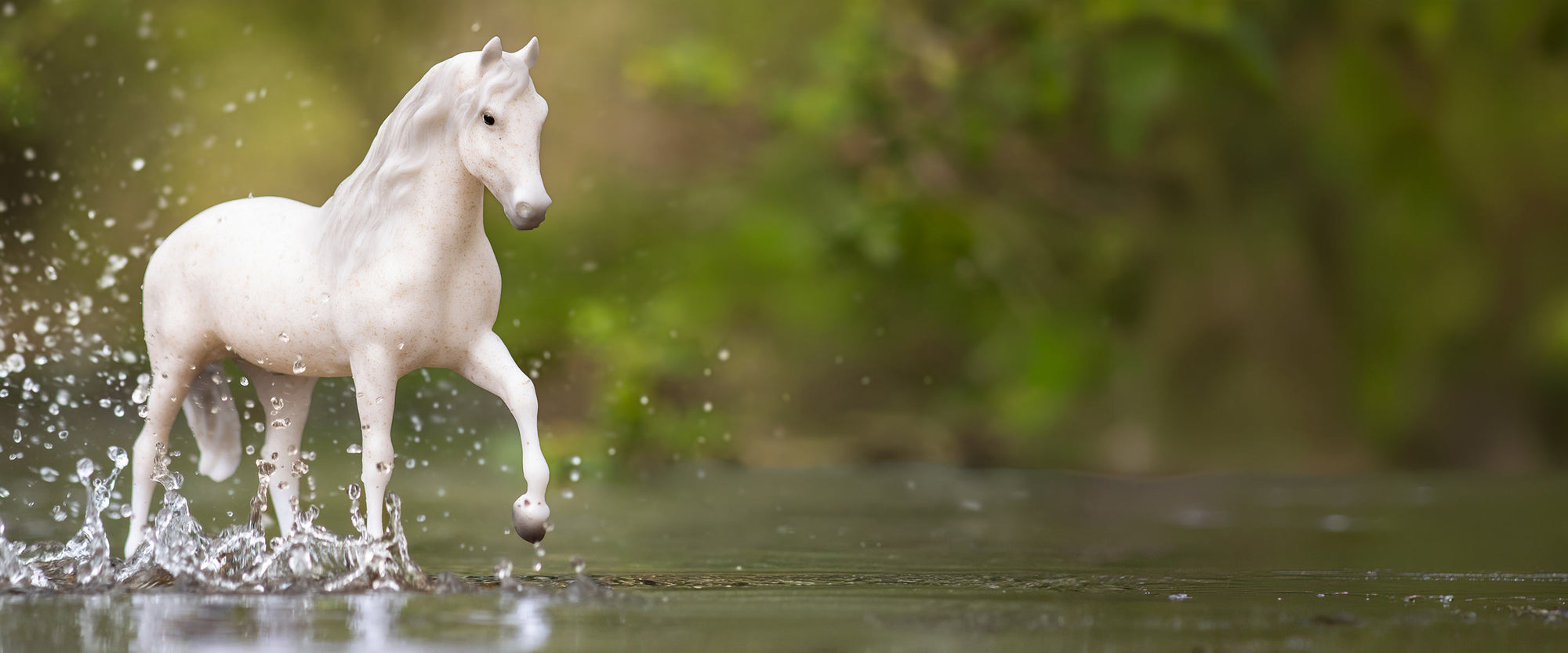 Caprechio del Richuelo Breyer Models standing in water