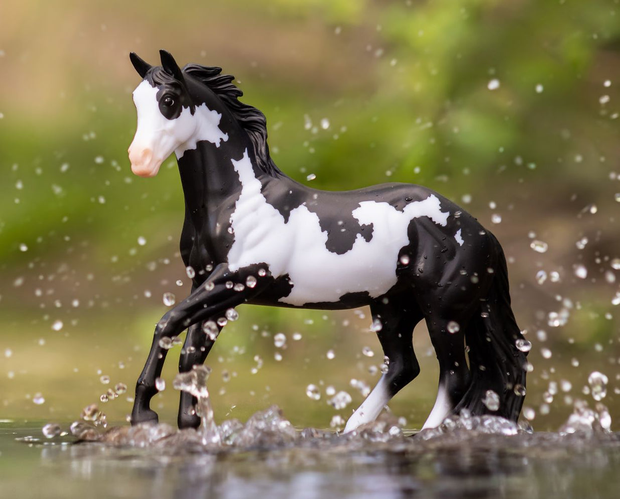 Black Frame Overo Stock Horse — BreyerHorses.com