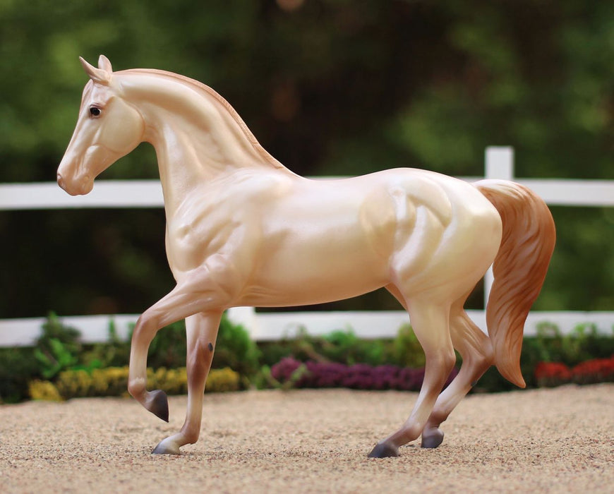 Breyer Freedom Series Champagne Quarter Horse Cross