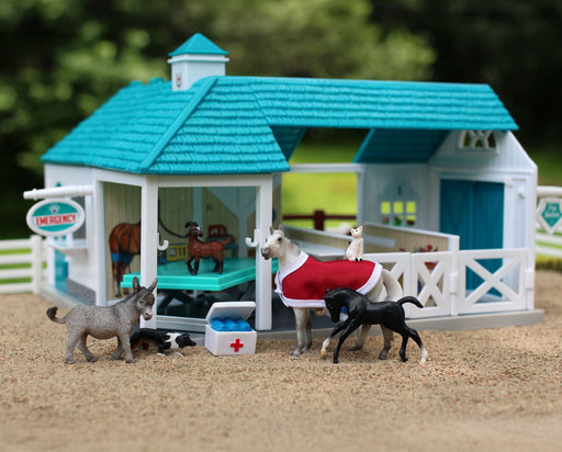 Breyer Stablemates Deluxe Animal Hospital