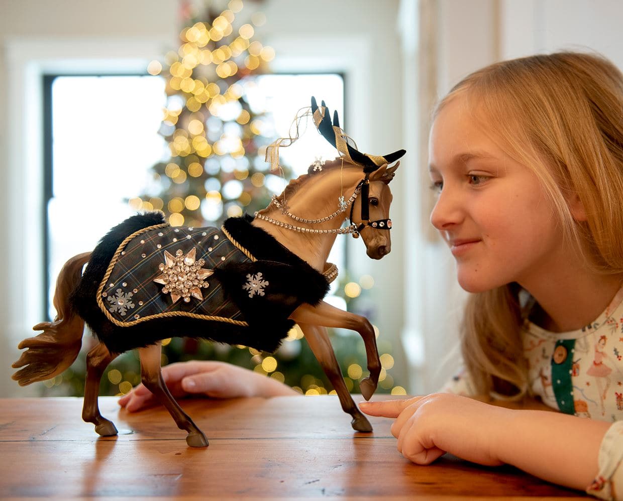 Breyer® Highlander 2023 Holiday Holiday Horse - For Horse Lovers and a  Western Lifestyle