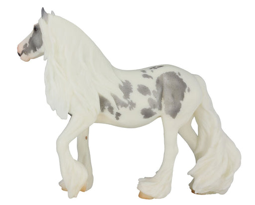 Lavinia on a white background facing left