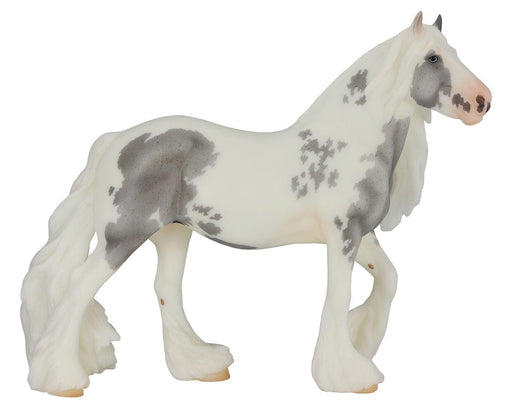 Lavinia on a white background facing right