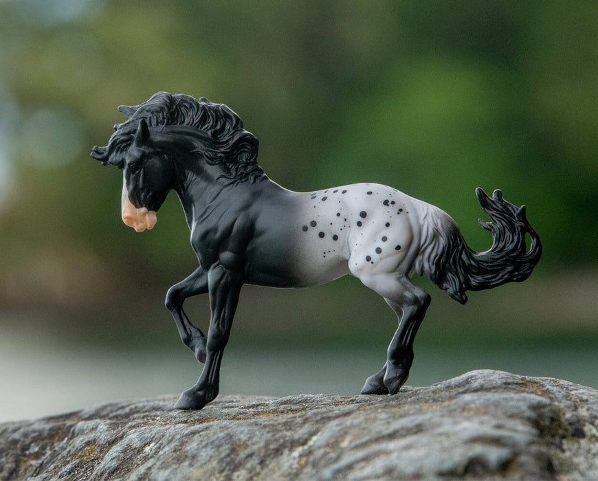 Breyer Stablemates Mystery Horse Surprise - Mustang