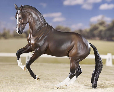 Breyer Valegro & Keepsake Book: Valegro: Champion Horse Model Breyer