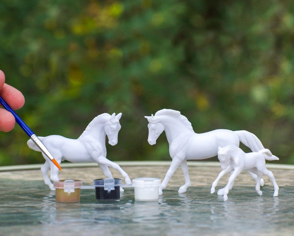 horse-family-paint-play-model-